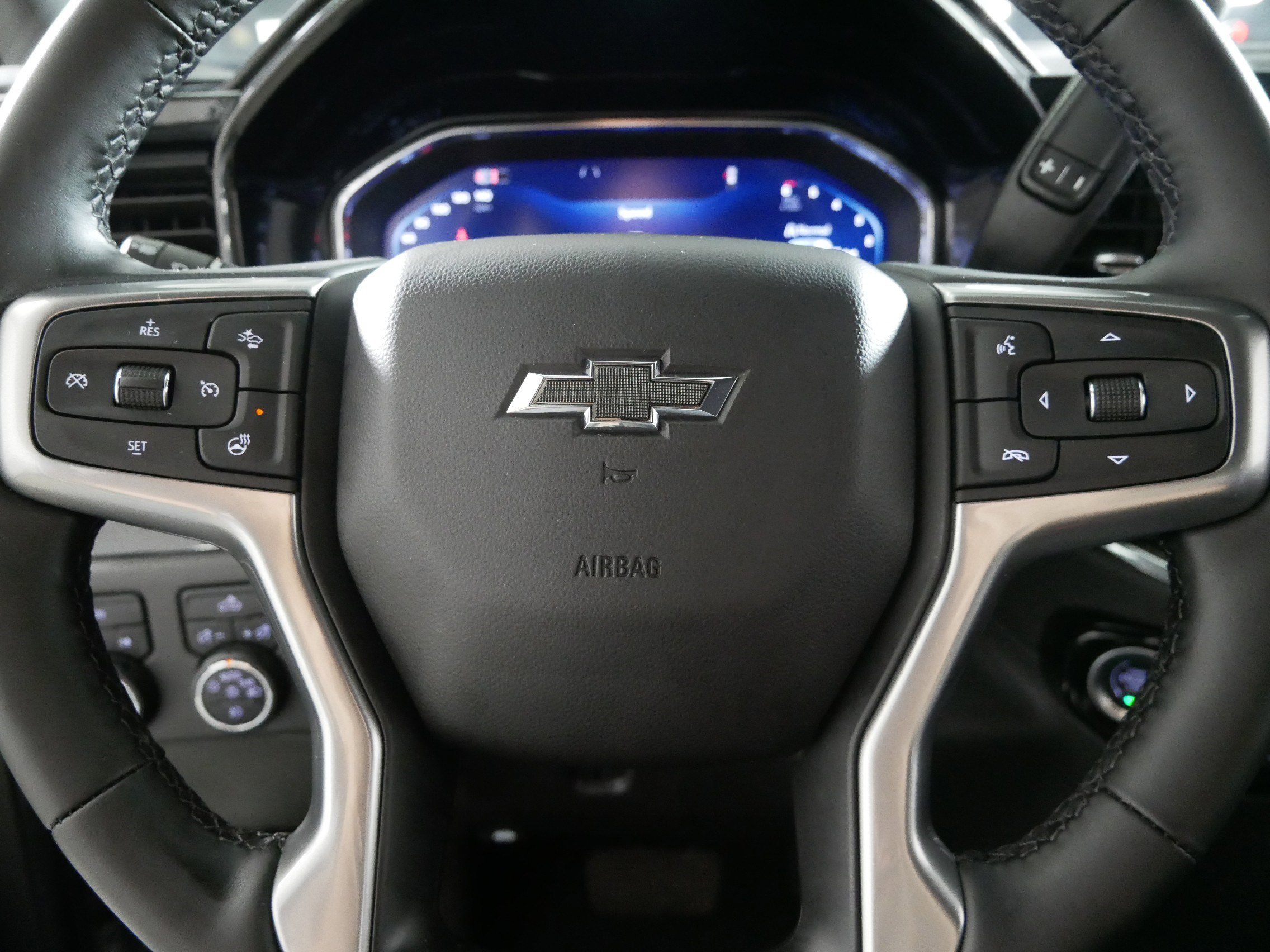 Certified 2024 Chevrolet Silverado 1500 RST image 25