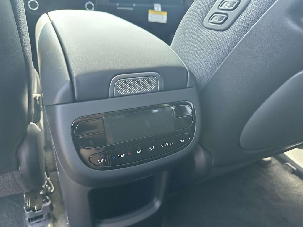 New 2026 Hyundai Ioniq 9 SE image 13