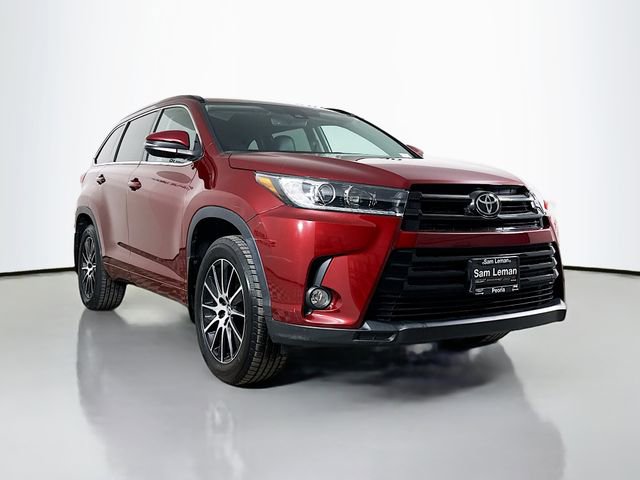 Used 2017 Toyota Highlander SE video 1