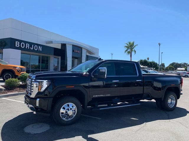 New 2026 GMC Sierra 3500 Denali w/ LPO, Black Badging Package