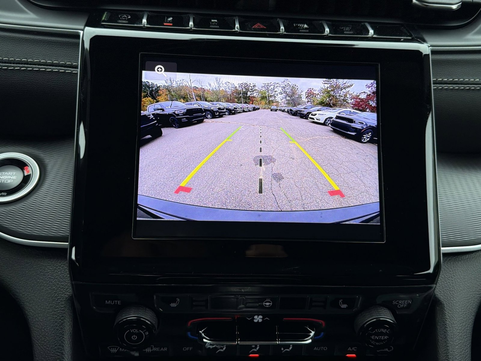 New 2025 Jeep Grand Cherokee Laredo image 19