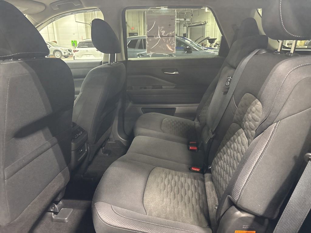 Used 2022 Nissan Pathfinder S image 16