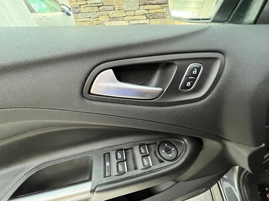 Used 2017 Ford Escape SE w/ SE Leather Comfort Package AWD/4WD image 42