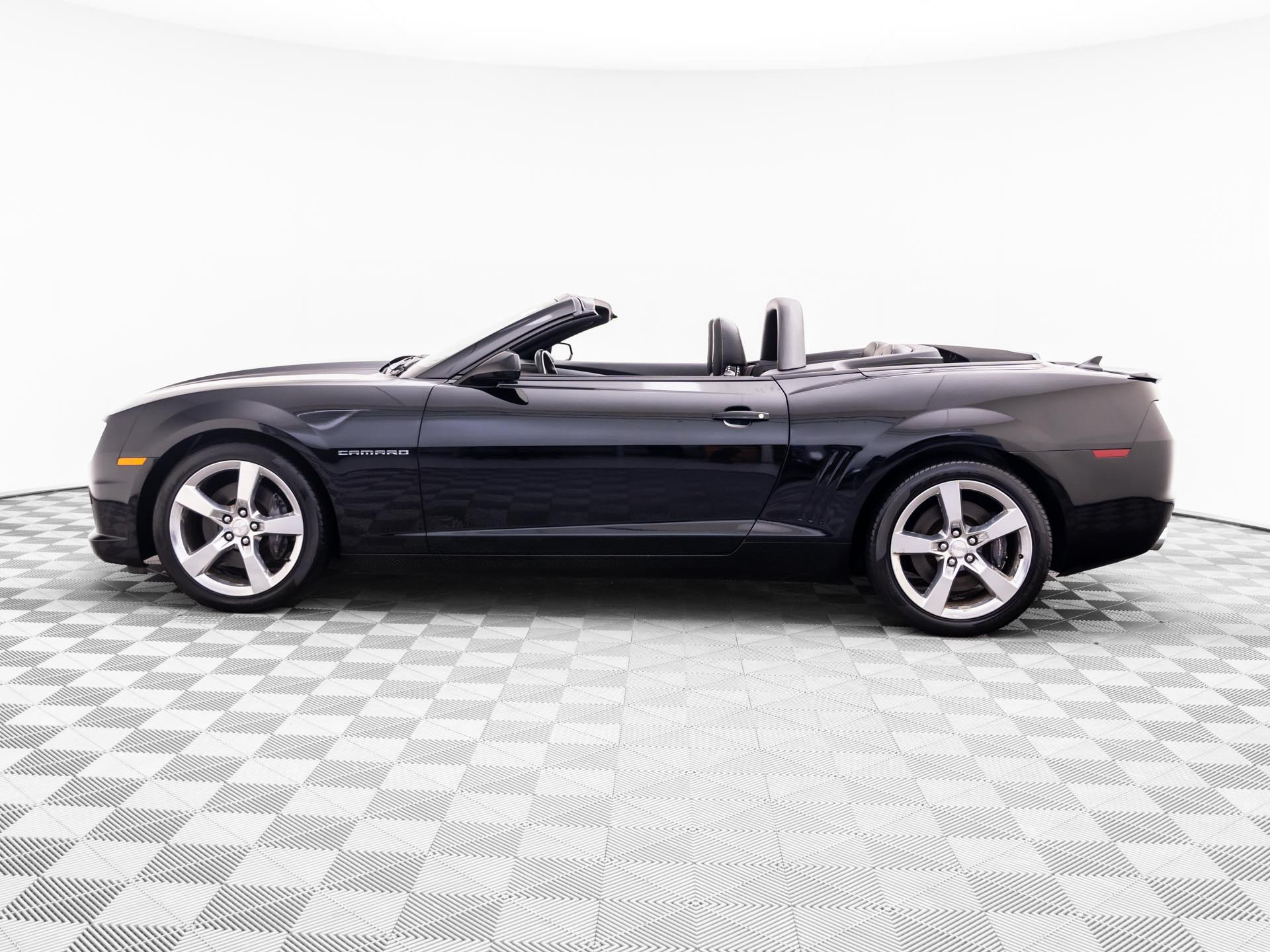 Used 2011 Chevrolet Camaro SS w/ RS Package RWD image 2