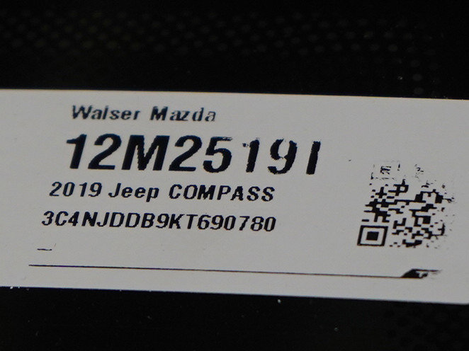 Used 2019 Jeep Compass Trailhawk w/ Cold Weather Group AWD/4WD image 31