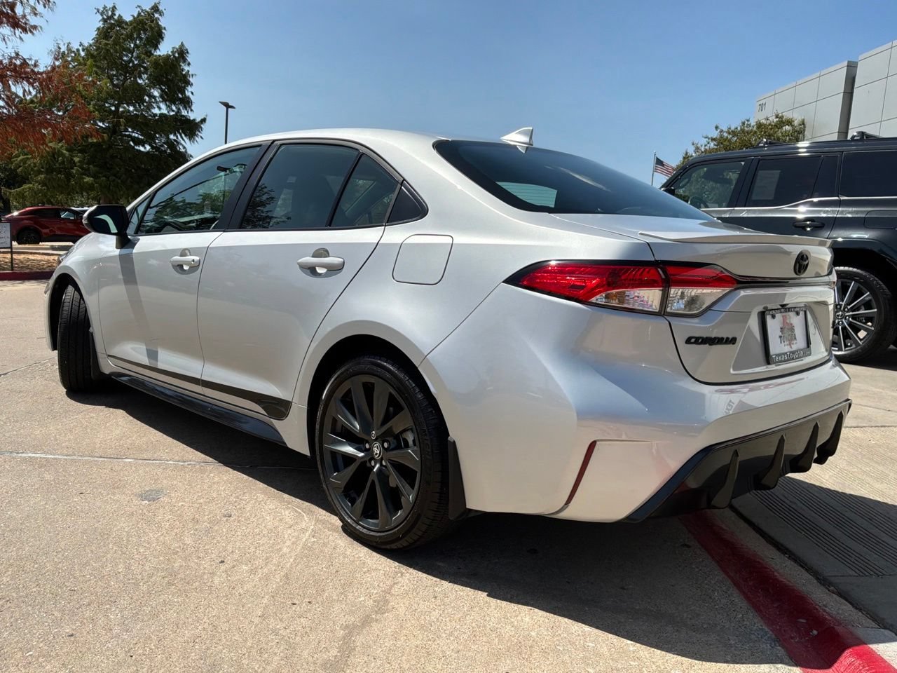 Used 2026 Toyota Corolla SE FWD image 8