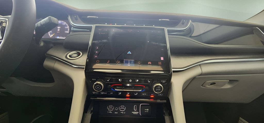 Used 2023 Jeep Grand Cherokee L Overland w/ Rear Seat Video Group I AWD/4WD image 47