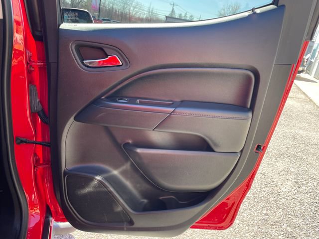 Used 2016 GMC Canyon SLE w/ All Terrain Adventure Package image 13