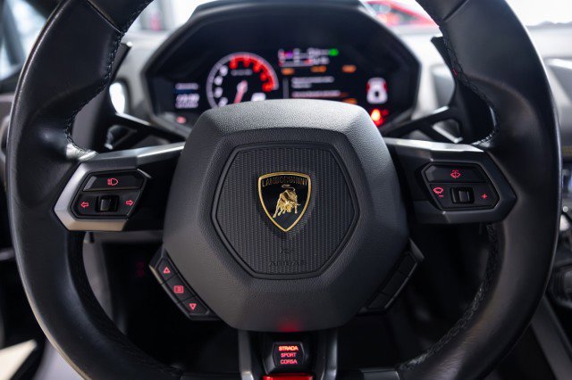 Used 2015 Lamborghini Huracan LP 610-4 image 37
