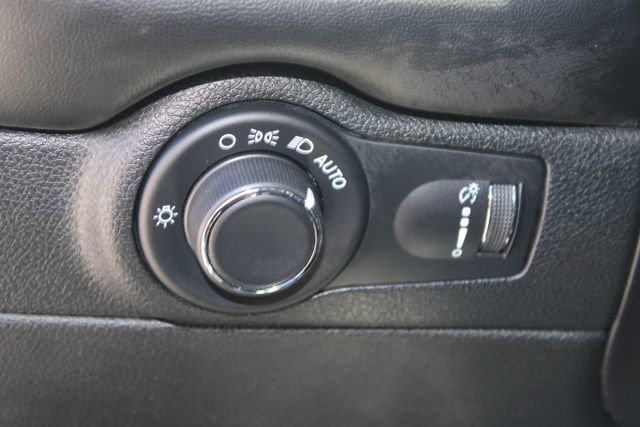 Used 2024 Dodge Durango GT RWD image 11