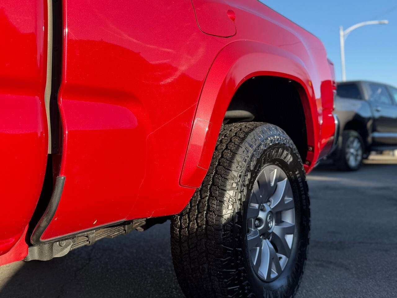 Used 2016 Toyota Tacoma TRD Sport image 86