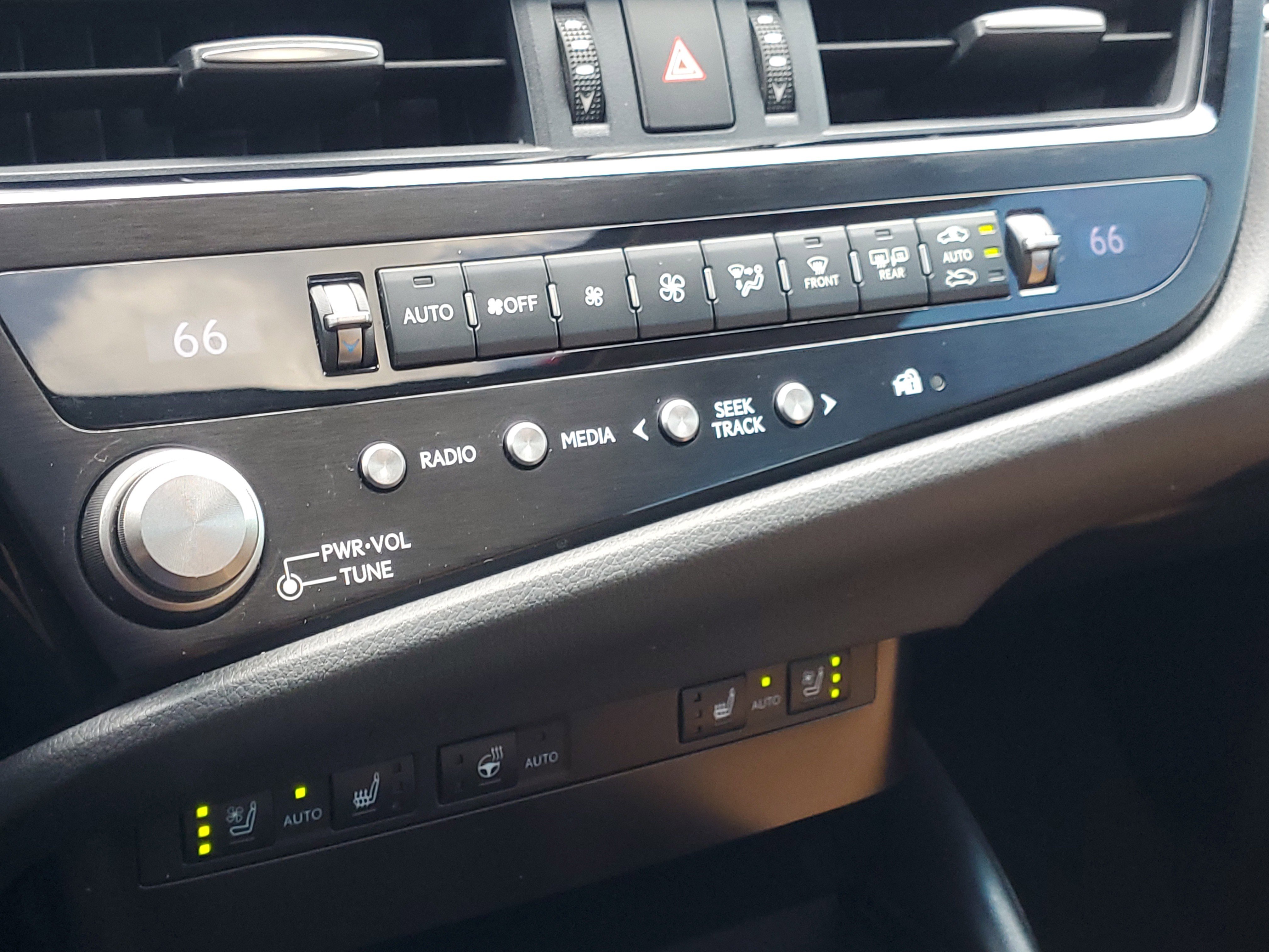 Used 2025 Lexus ES 350 w/ Premium Package FWD image 33