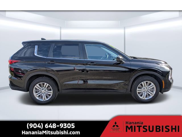 Used 2024 Mitsubishi Outlander ES image 2