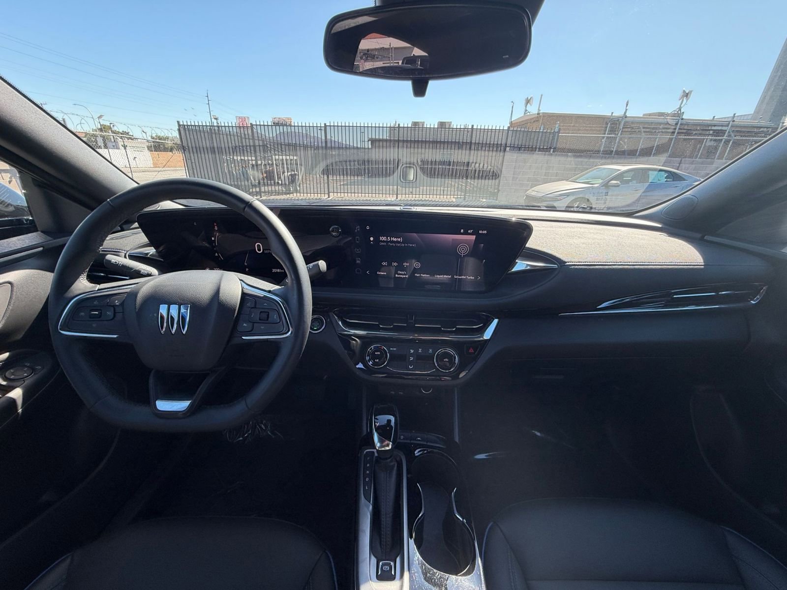 Used 2025 Buick Envista Sport Touring image 32