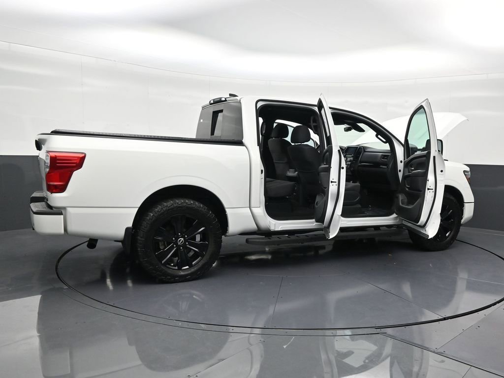 Used 2023 Nissan Titan SV w/ SV Convenience Package image 32