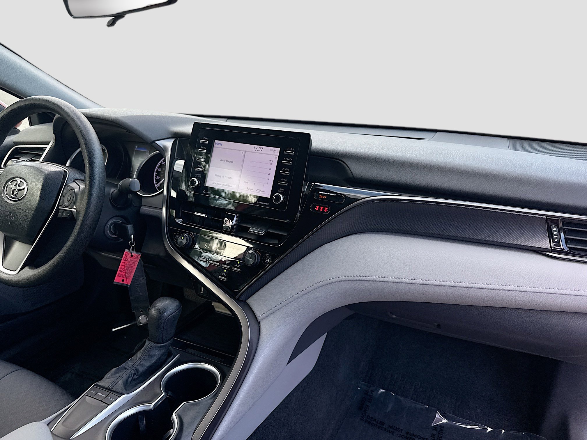 Used 2023 Toyota Camry LE image 29