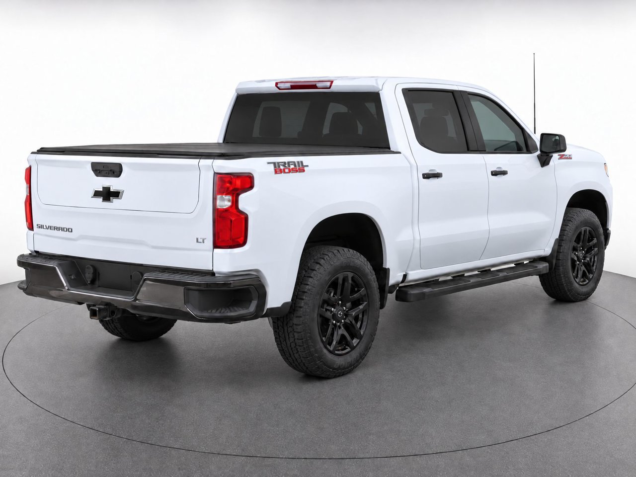 Used 2023 Chevrolet Silverado 1500 LT Trail Boss w/ Protection Package AWD/4WD image 4