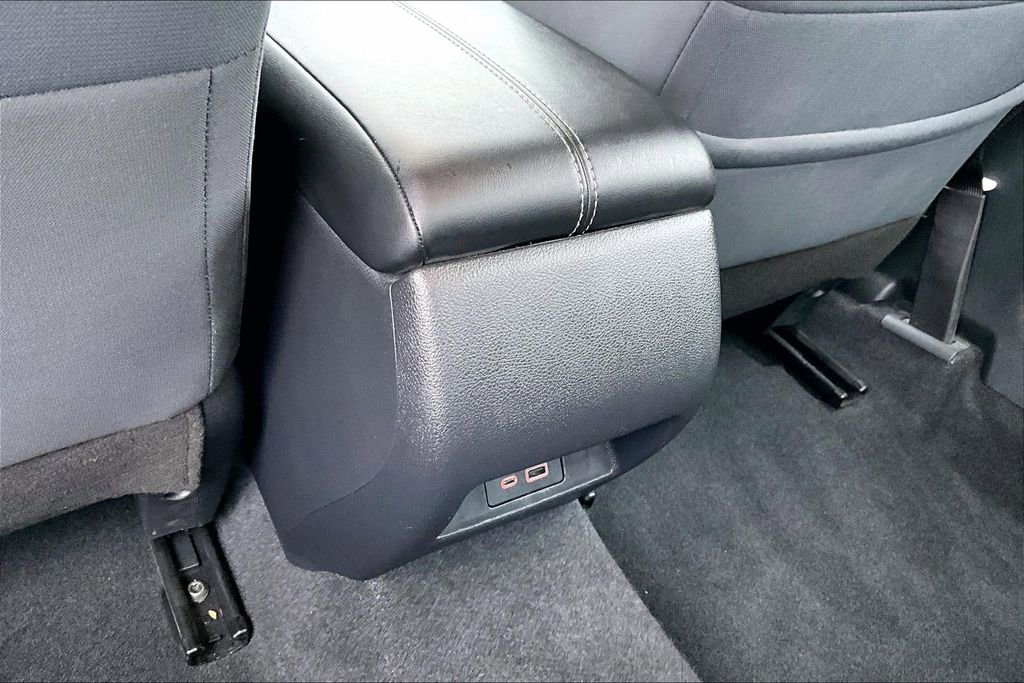 Used 2024 Nissan Altima 2.5 SV FWD image 32