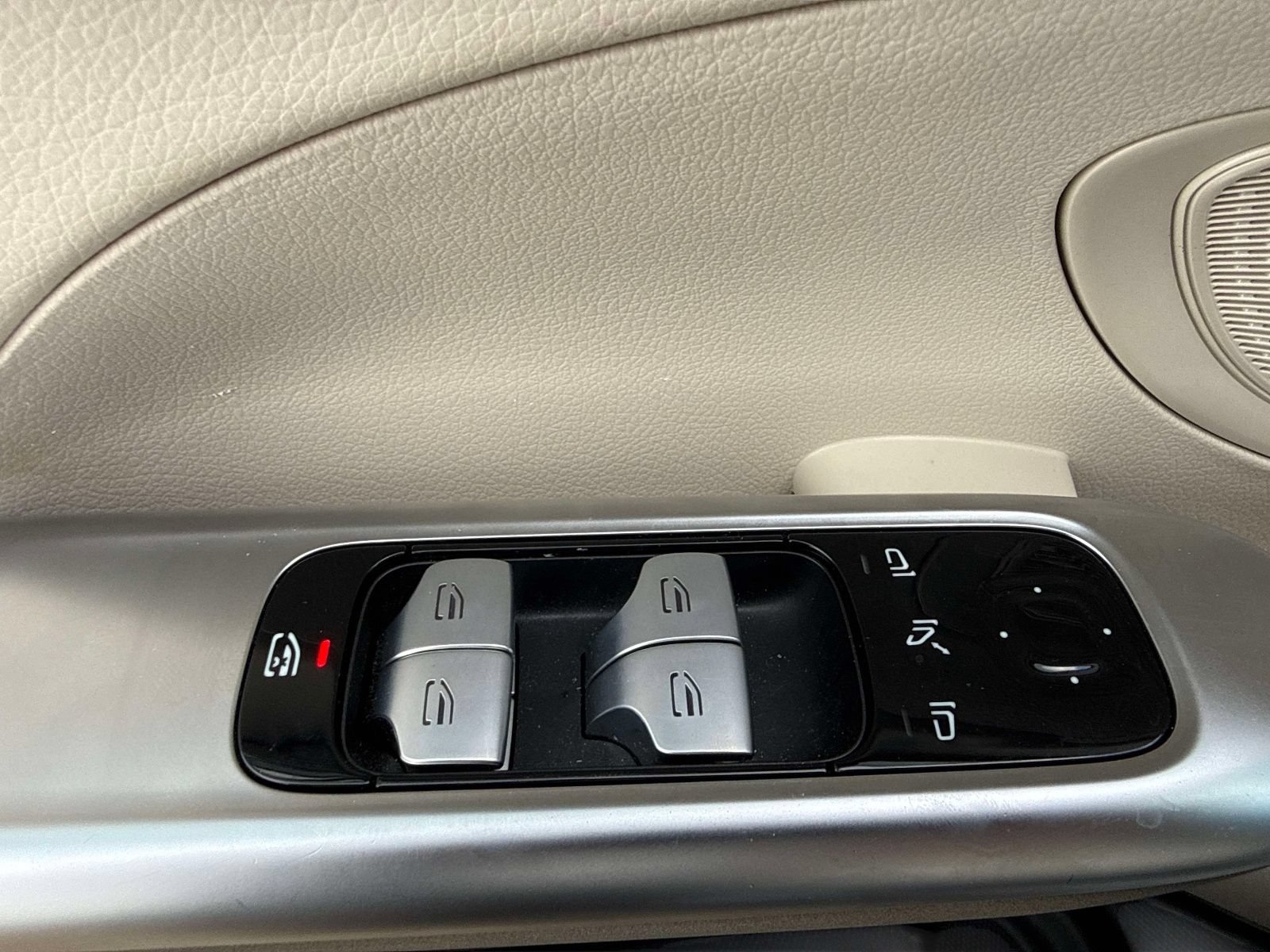 Used 2022 Mercedes-Benz C 300 Sedan image 19