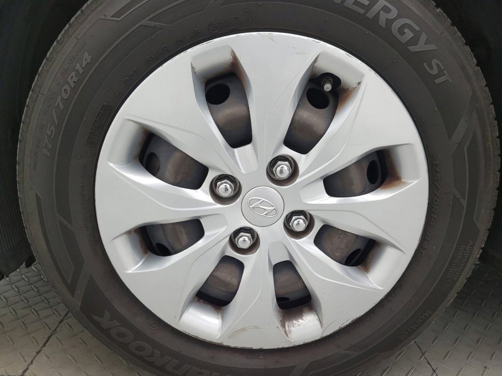 Used 2017 Hyundai Accent SE FWD image 31