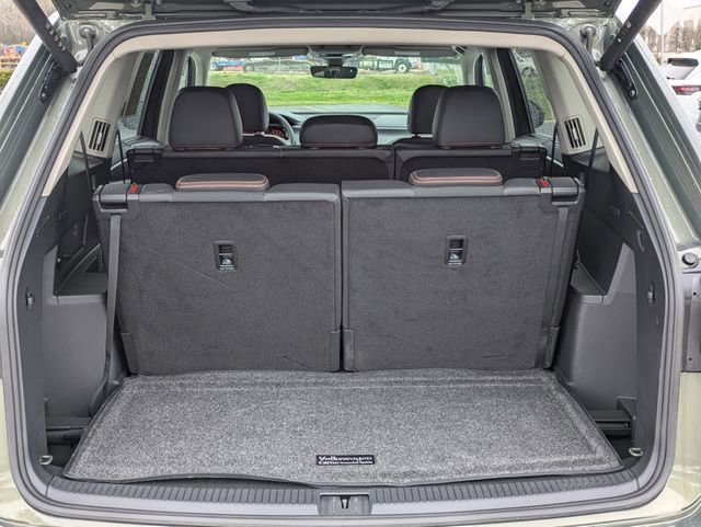 Certified 2025 Volkswagen Atlas Peak Edition SE AWD/4WD image 14