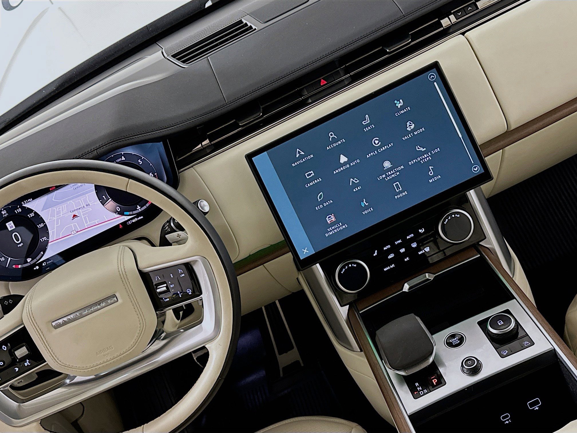 Used 2023 Land Rover Range Rover SE AWD/4WD image 18