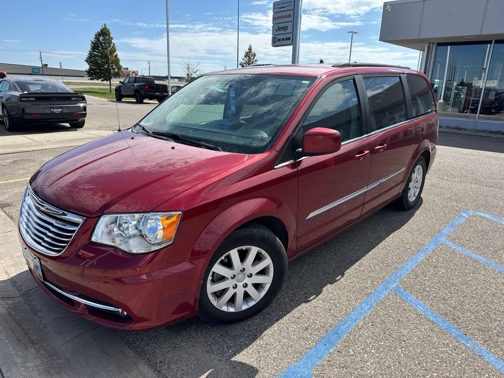 Used 2016 Chrysler Town & Country Touring FWD image 6