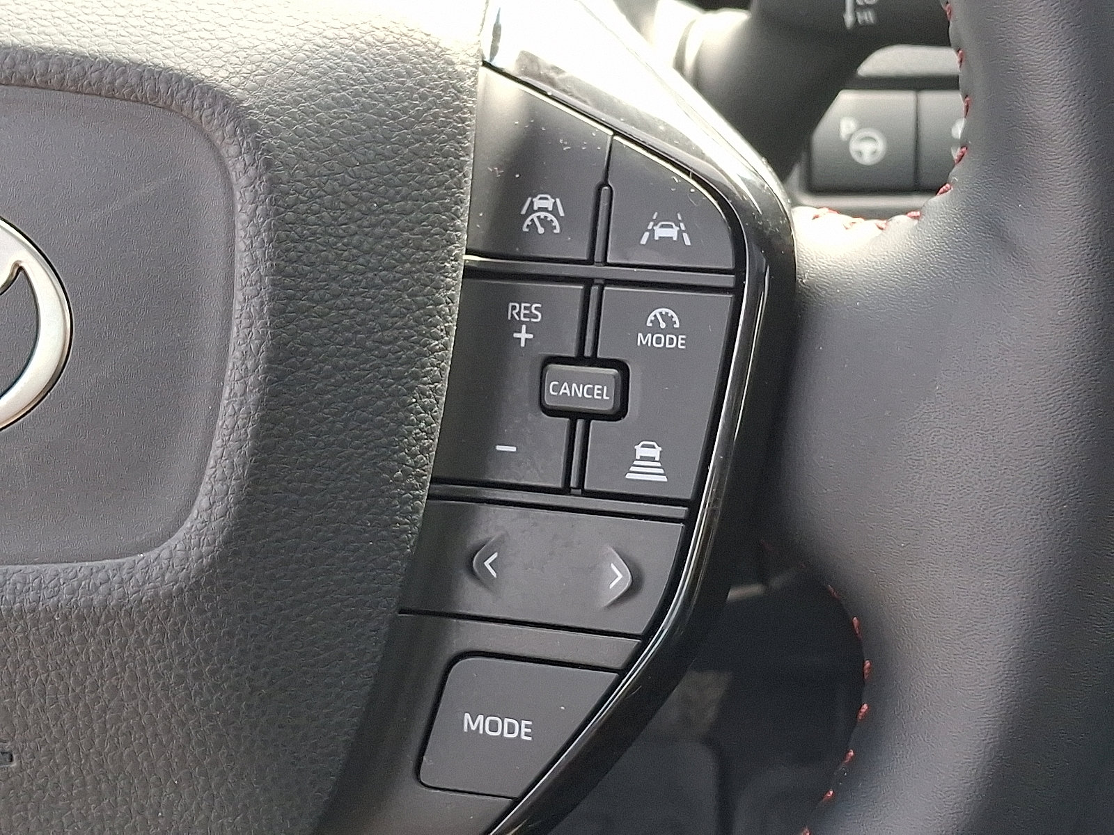 Used 2024 Toyota Prius Prime Premium w/ Advanced Technology Package FWD image 23