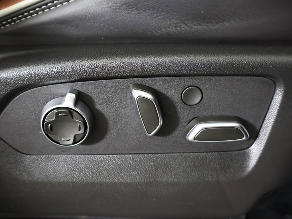 Used 2023 GMC Yukon Denali Ultimate w/ LPO, Floor Liner Package image 45