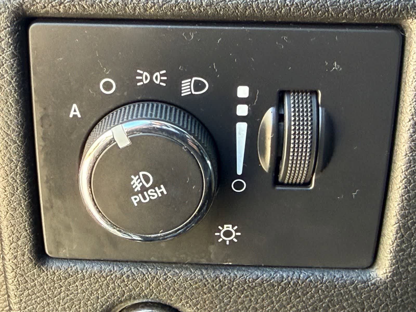 Used 2014 Jeep Grand Cherokee Summit AWD/4WD image 13