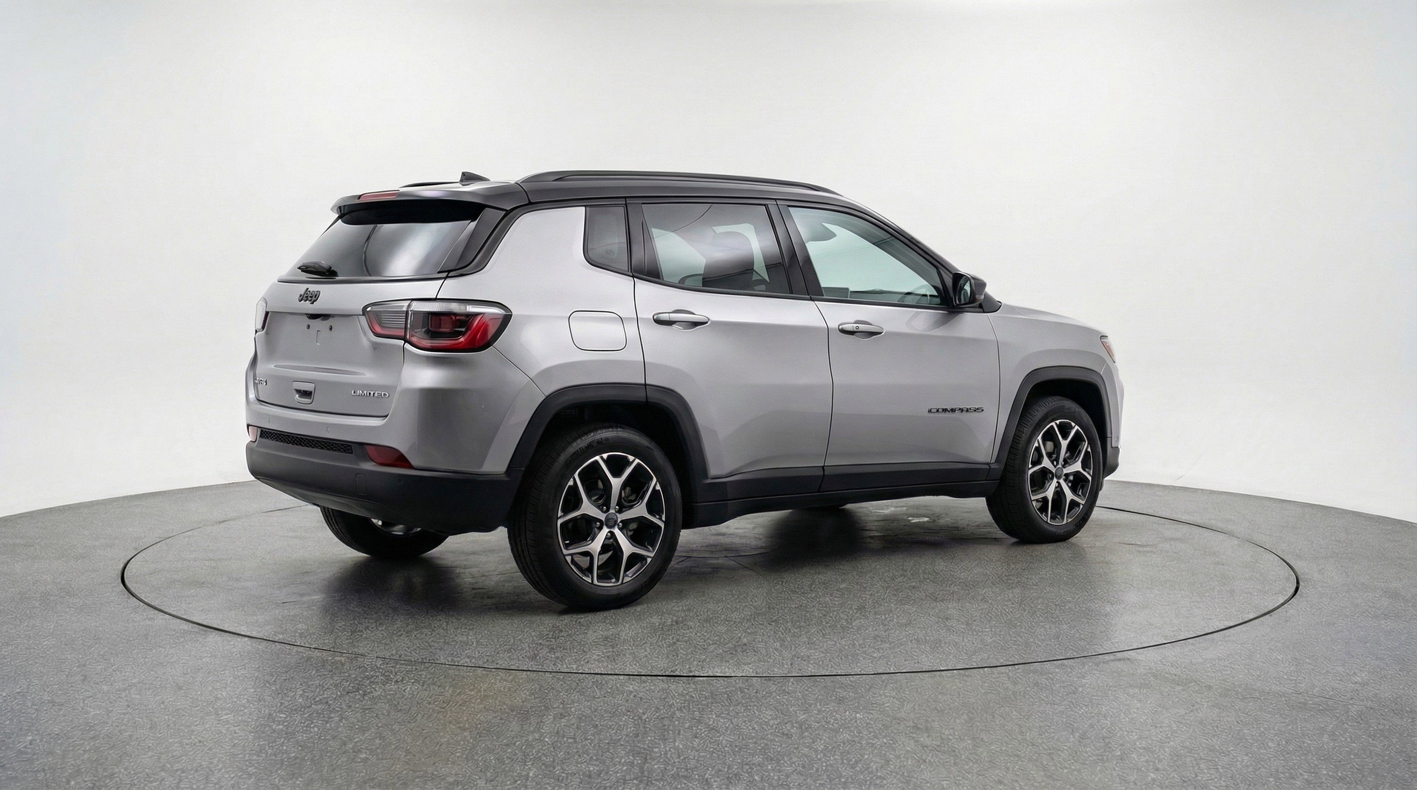 Used 2025 Jeep Compass Limited image 9