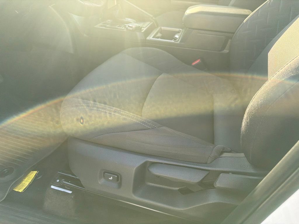 Used 2024 Toyota Tacoma SR5 AWD/4WD image 17