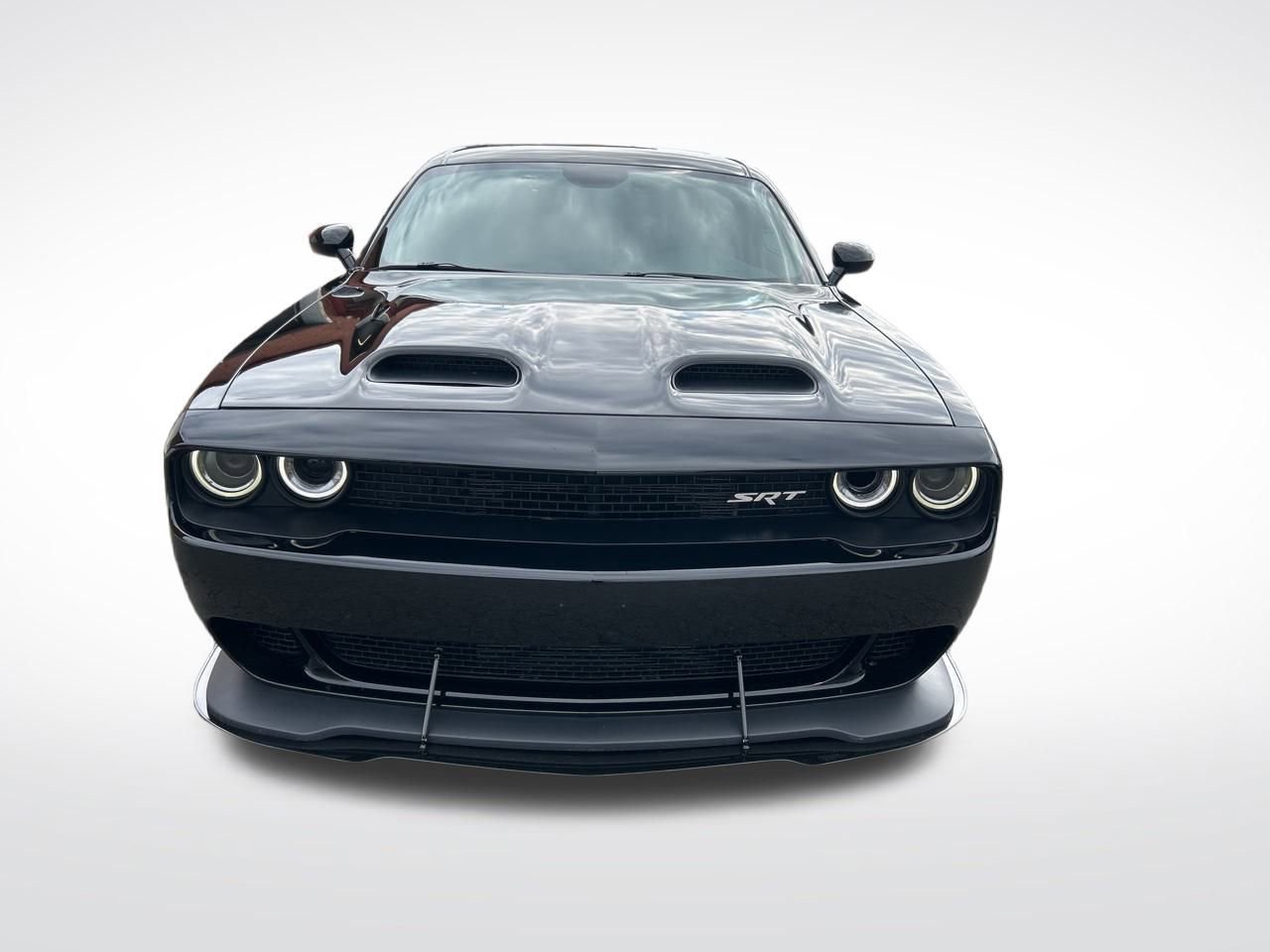 Used 2016 Dodge Challenger SRT Hellcat image 2