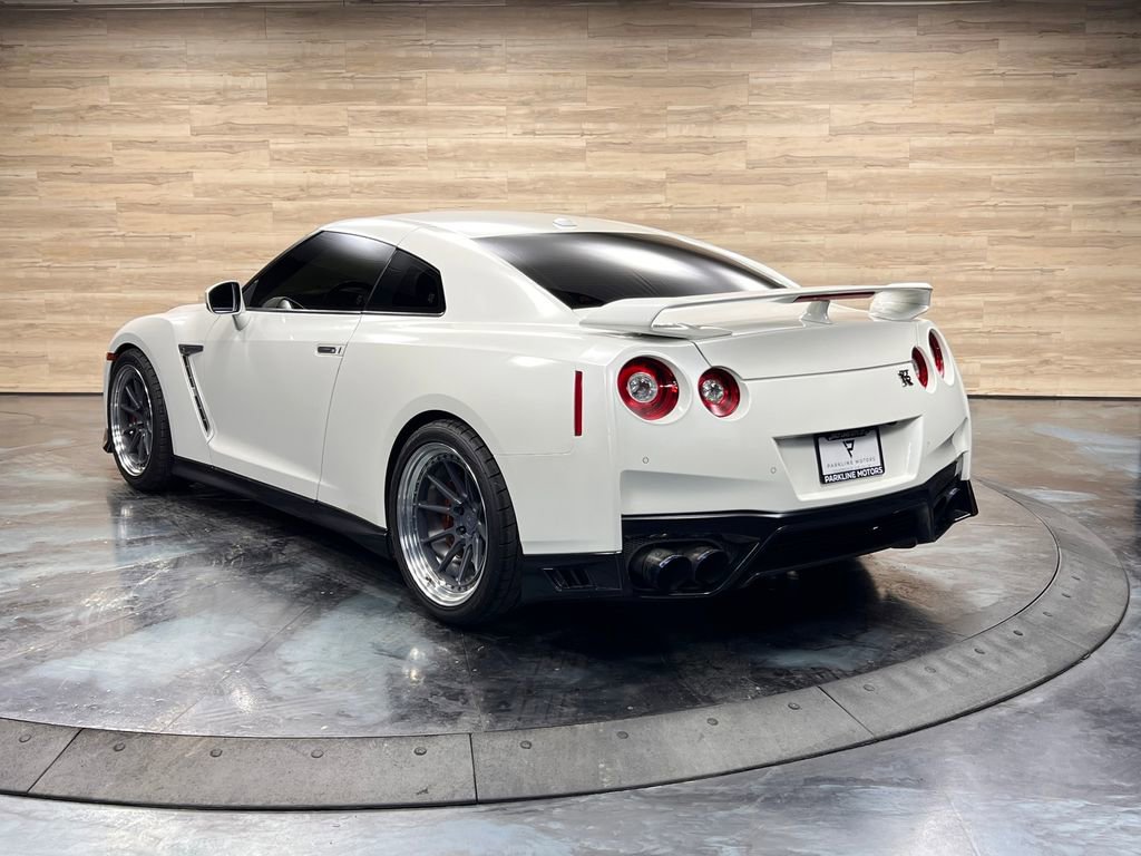 Used 2020 Nissan GT-R Premium w/ Premium Interior Package image 22