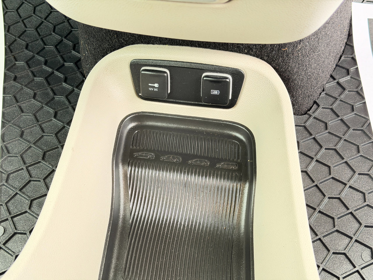 Used 2018 Chrysler Pacifica Touring-L image 48