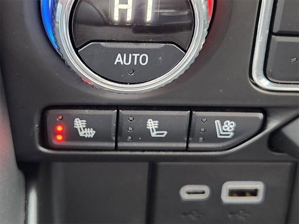 Used 2024 GMC Yukon AT4 w/ AT4 Premium Plus Package image 25