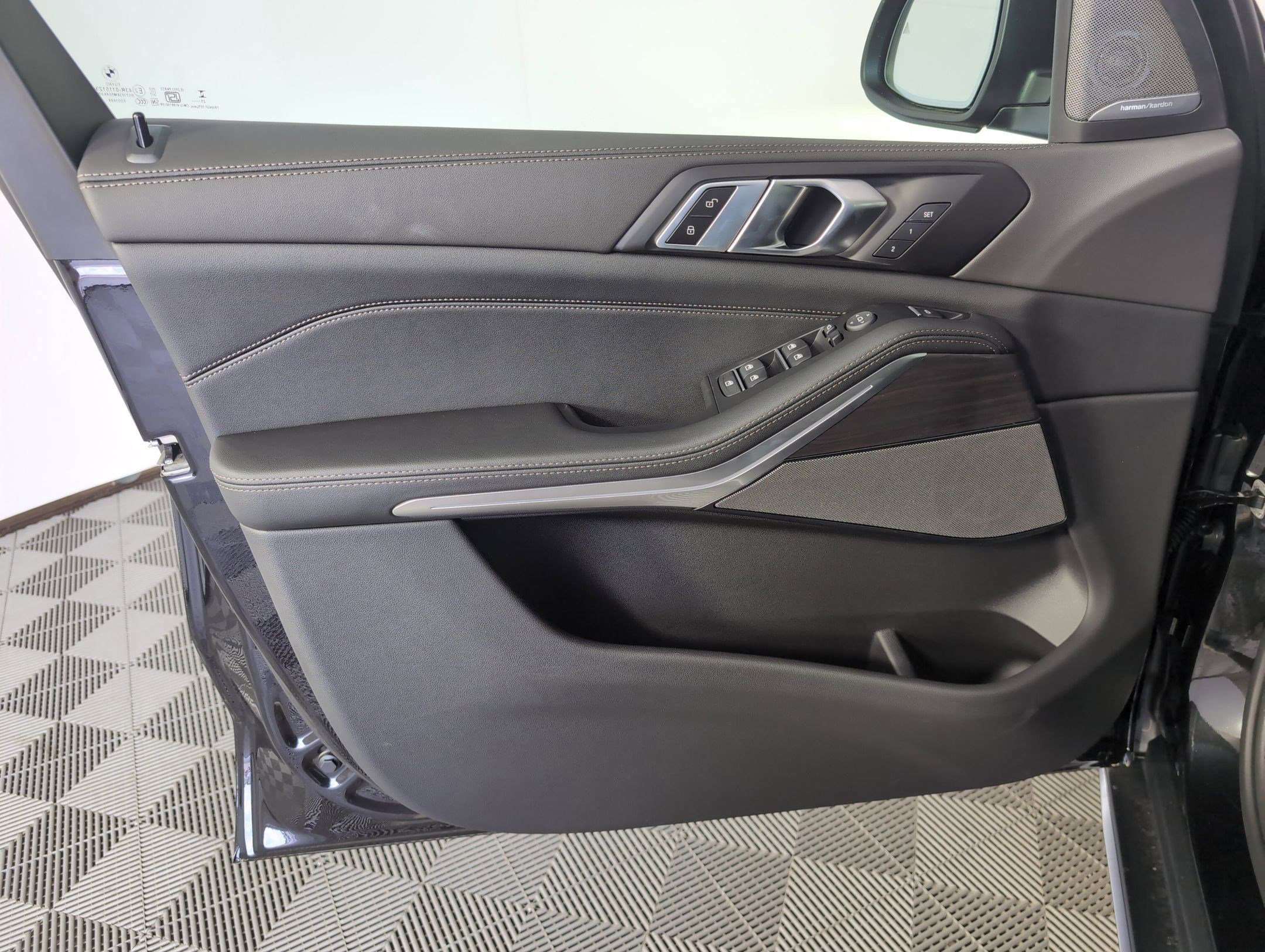 Used 2026 BMW X5 sDrive40i w/ Premium Package image 10
