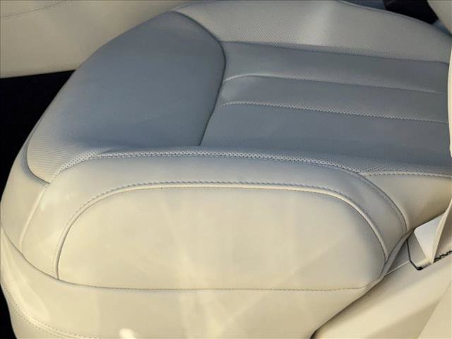 New 2025 Land Rover Range Rover SE image 30