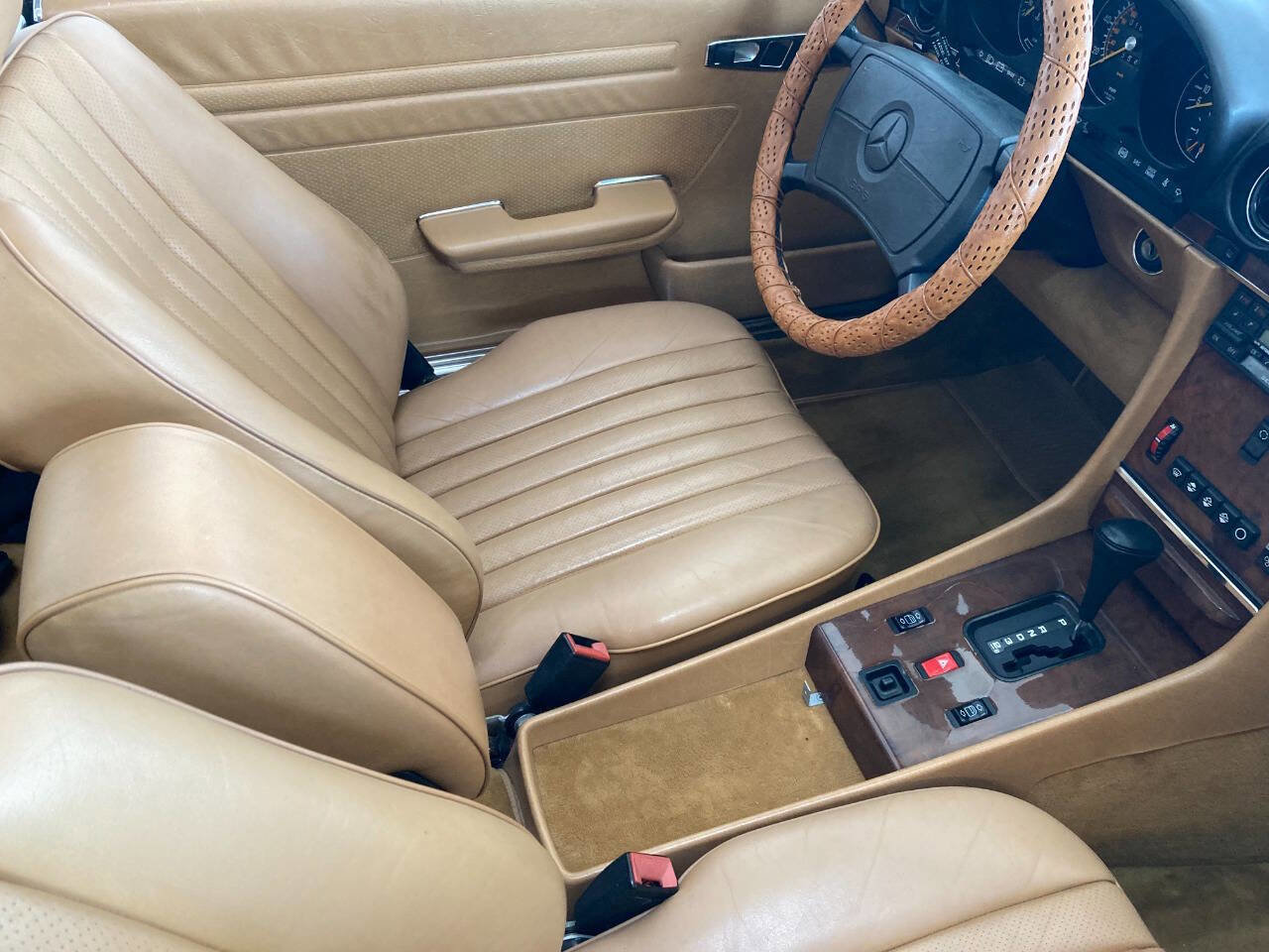 Used 1988 Mercedes-Benz 560 SL image 8