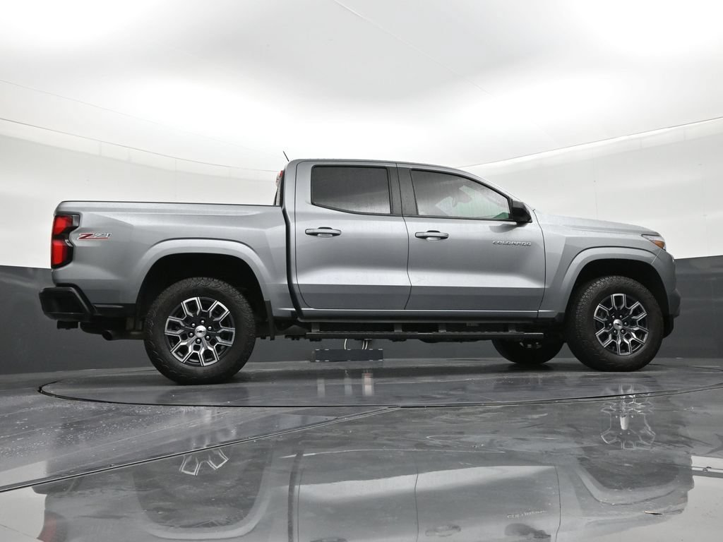 Used 2025 Chevrolet Colorado Z71 AWD/4WD image 25