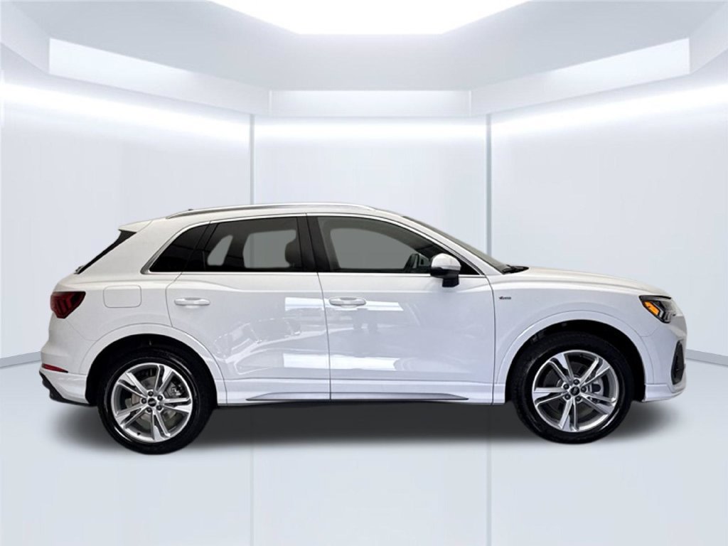 Certified 2024 Audi Q3 2.0T Premium Plus AWD/4WD image 9