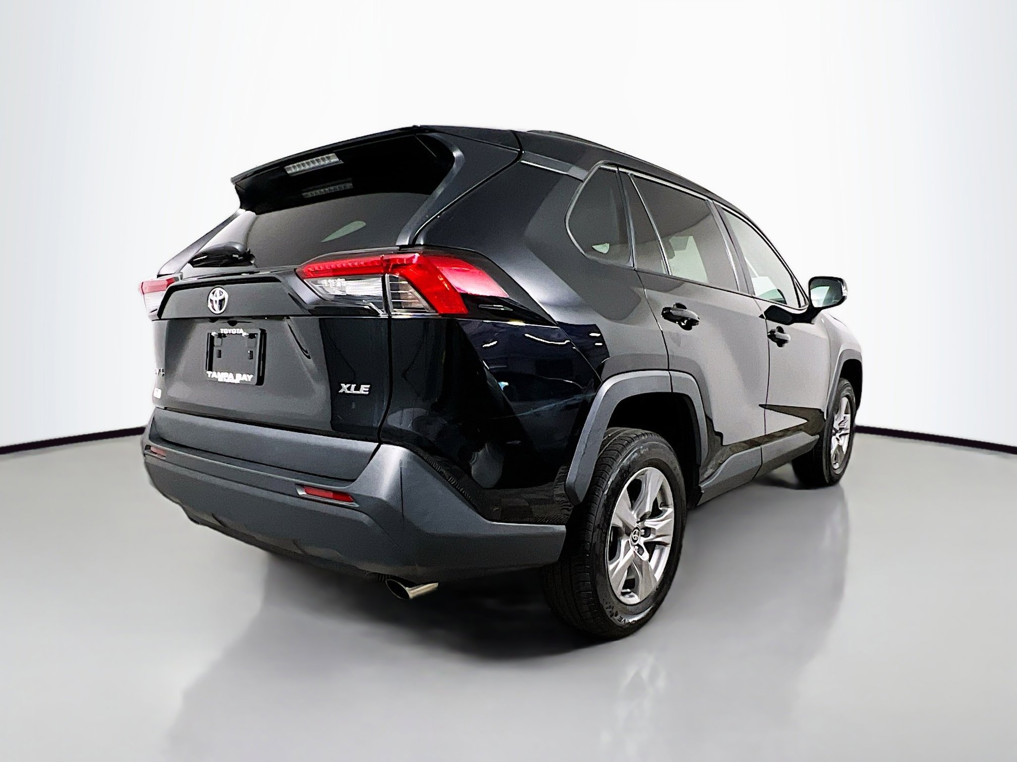 Used 2024 Toyota RAV4 XLE image 4