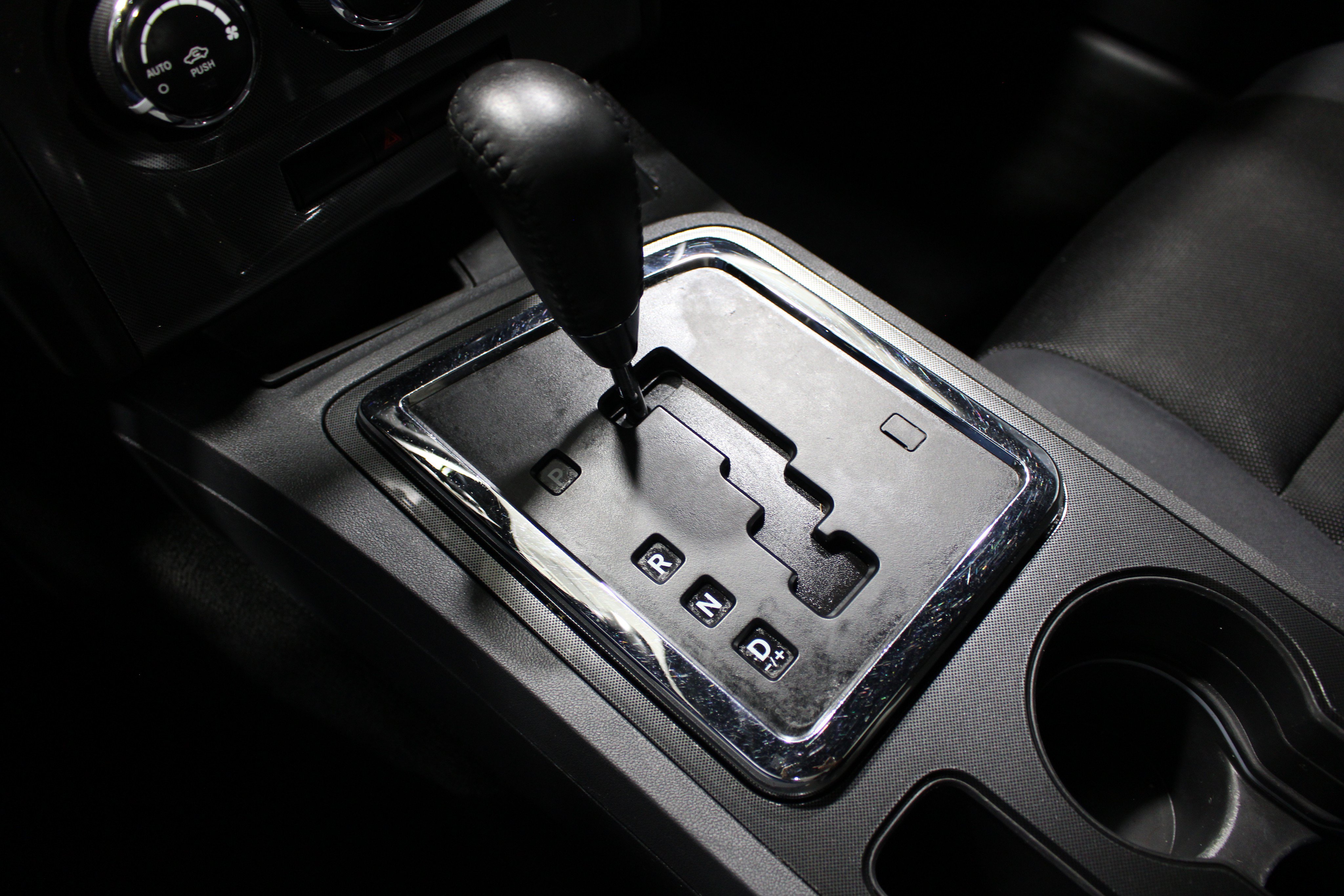 Used 2014 Dodge Challenger SXT RWD image 15