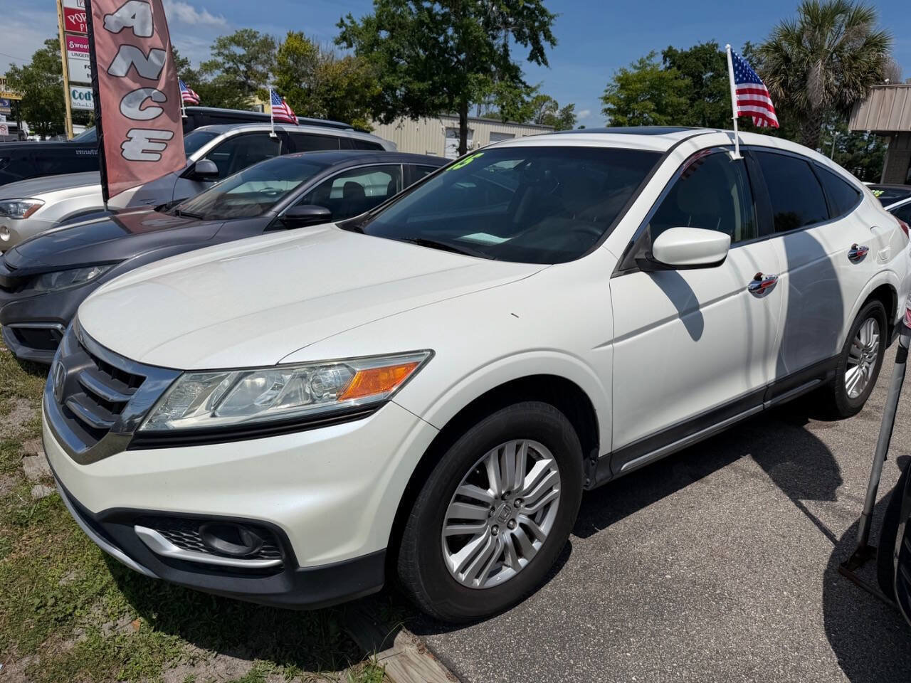 Used 2015 Honda Crosstour EX image 1