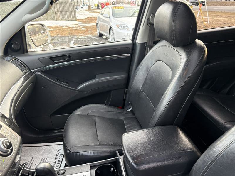 Used 2012 Hyundai Veracruz Limited w/ Navigation Pkg image 5