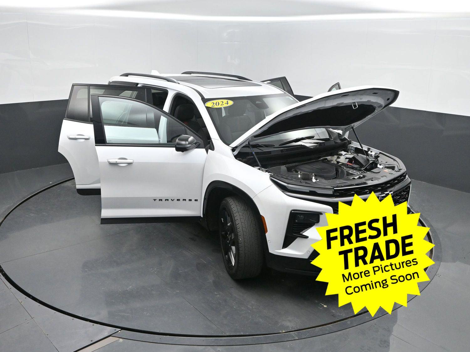 Used 2024 Chevrolet Traverse RS image 52