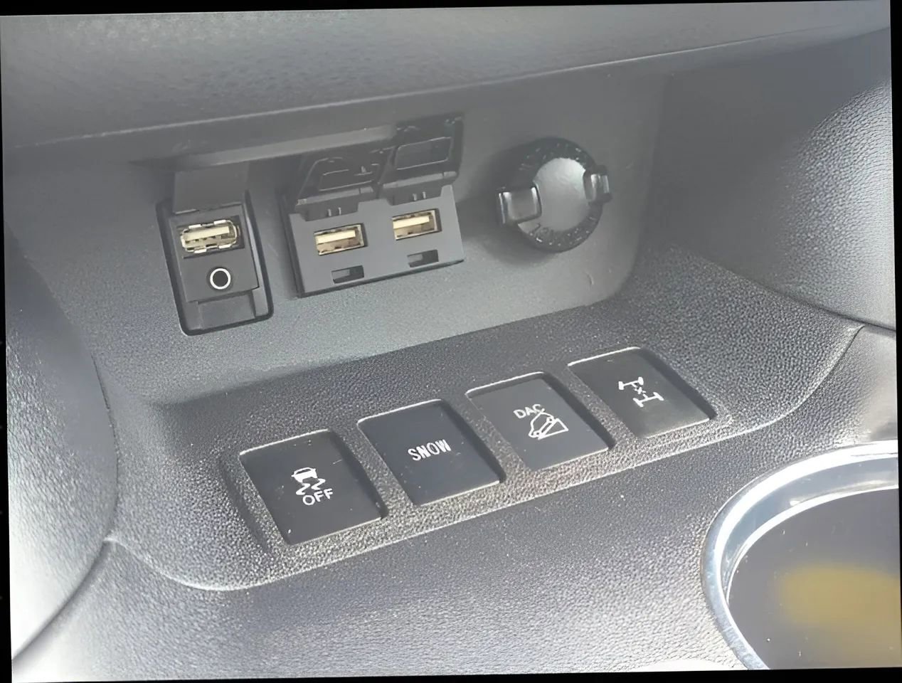 Used 2019 Toyota Highlander XLE AWD/4WD image 33