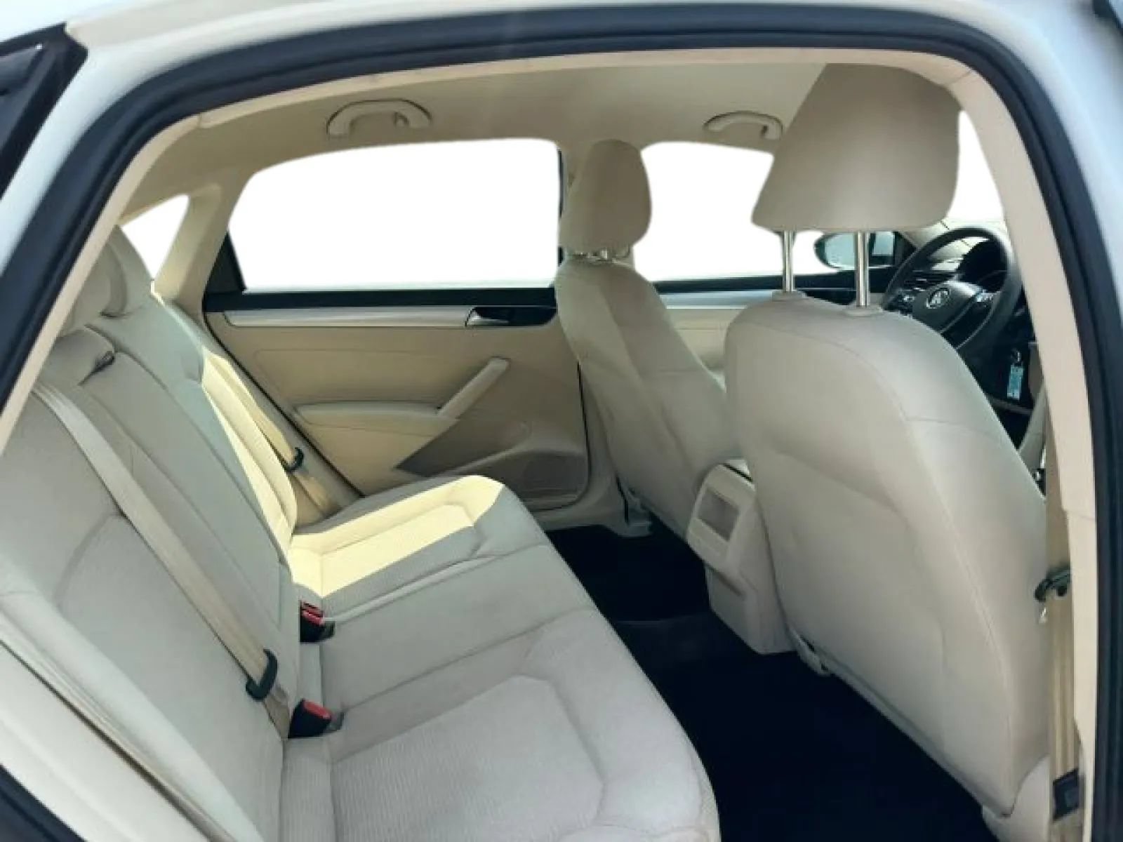 Used 2018 Volkswagen Passat 2.0T S FWD image 15