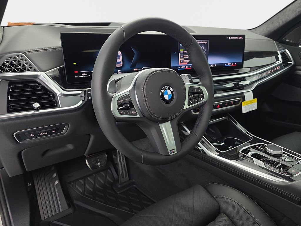 New 2026 BMW X7 xDrive40i w/ M Sport Package AWD/4WD image 17