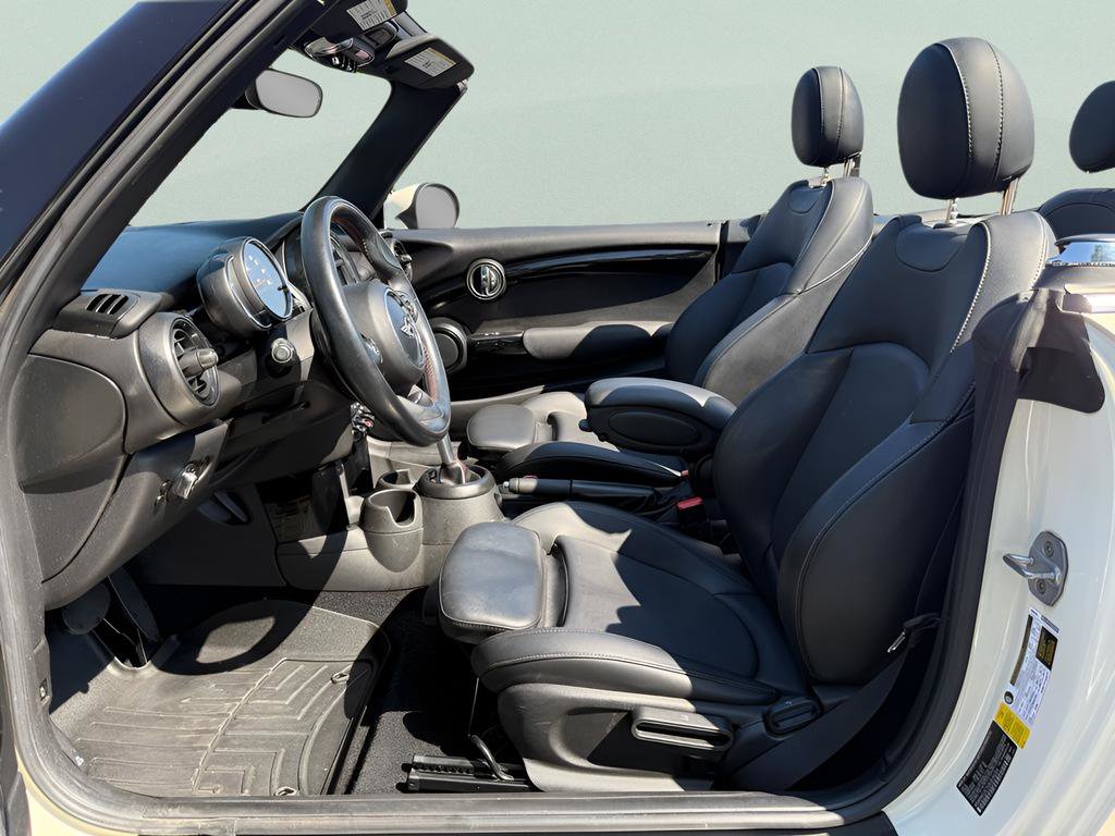 Used 2019 MINI Cooper S w/ Signature Upholstery Package image 27